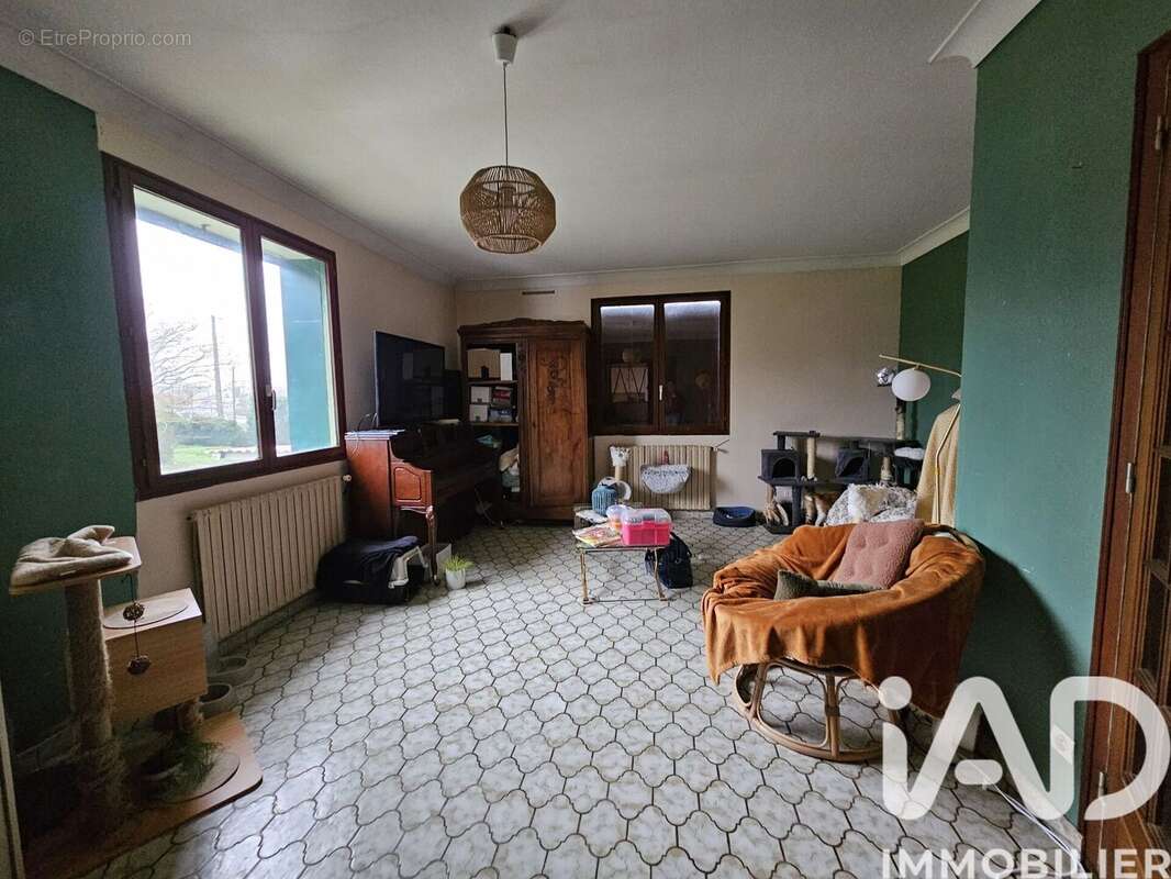 Maison 255 m² à Secondigny  - photo 9