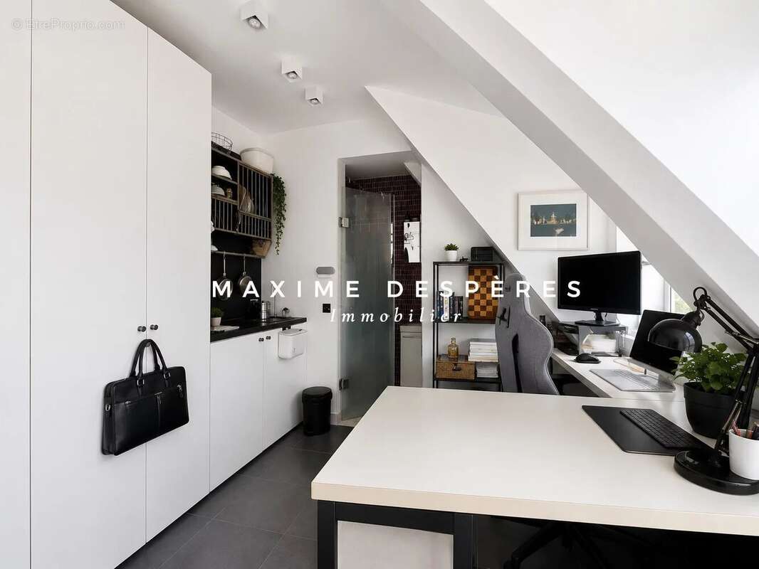Appartement à NEUILLY-SUR-SEINE