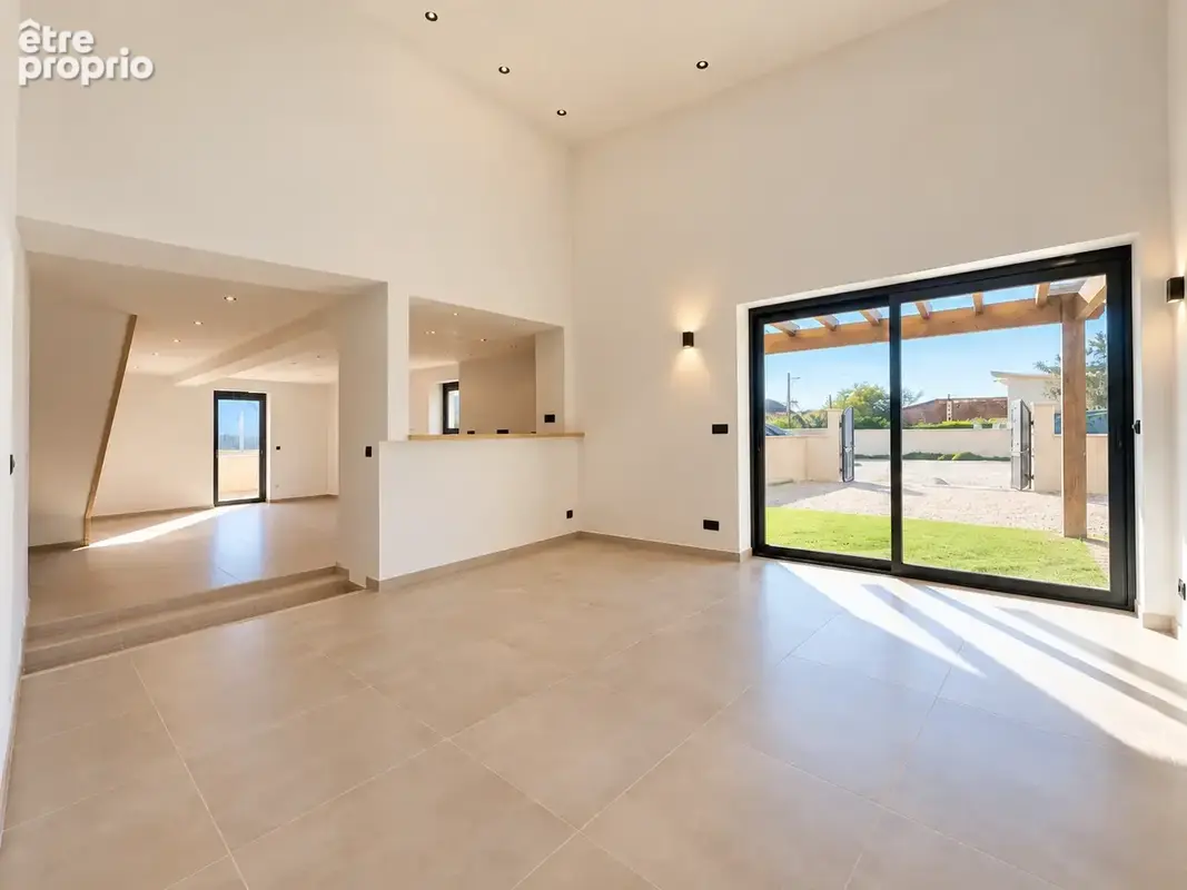 Maison T5 d’environ 145 m2  rénovée avec extérieur et stationnements. Situé à 18 min de Vienne sur la commune - photo 13