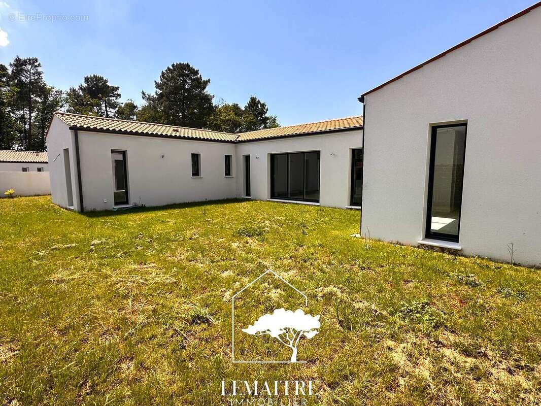 Maison à LES MATHES