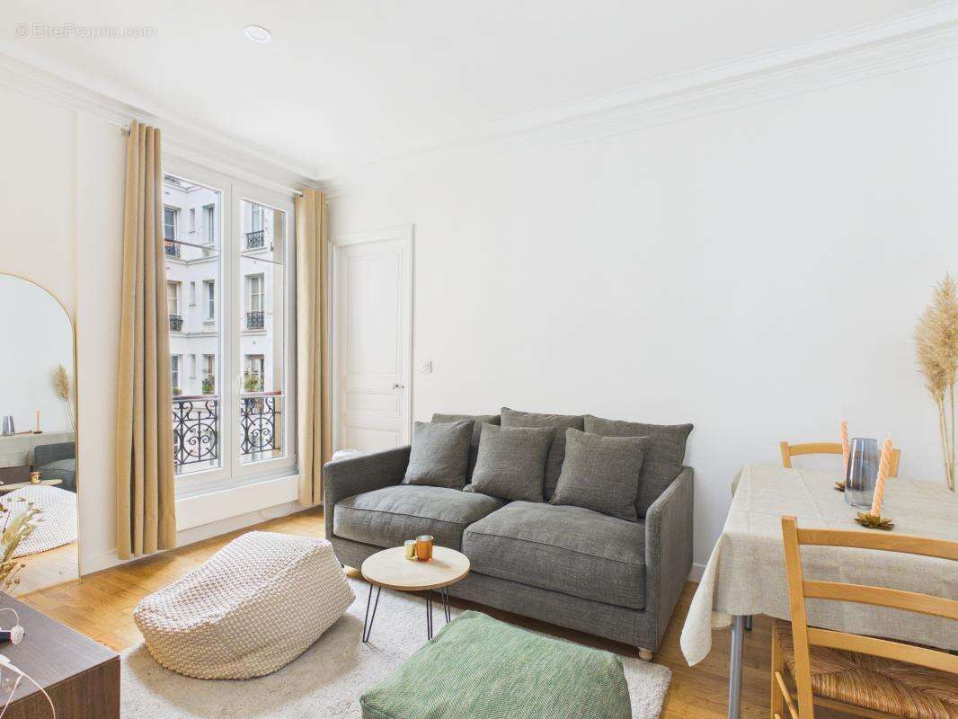 Appartement à PARIS-17E