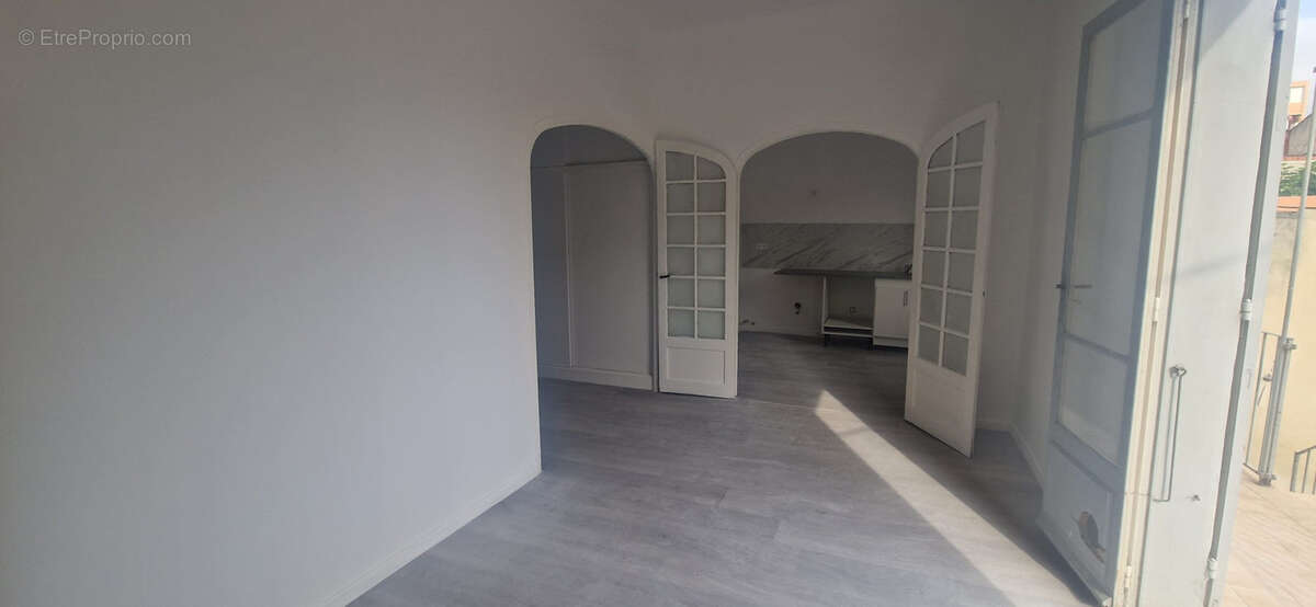 Appartement T4 divisible de 72 m2 + balcon - photo 4