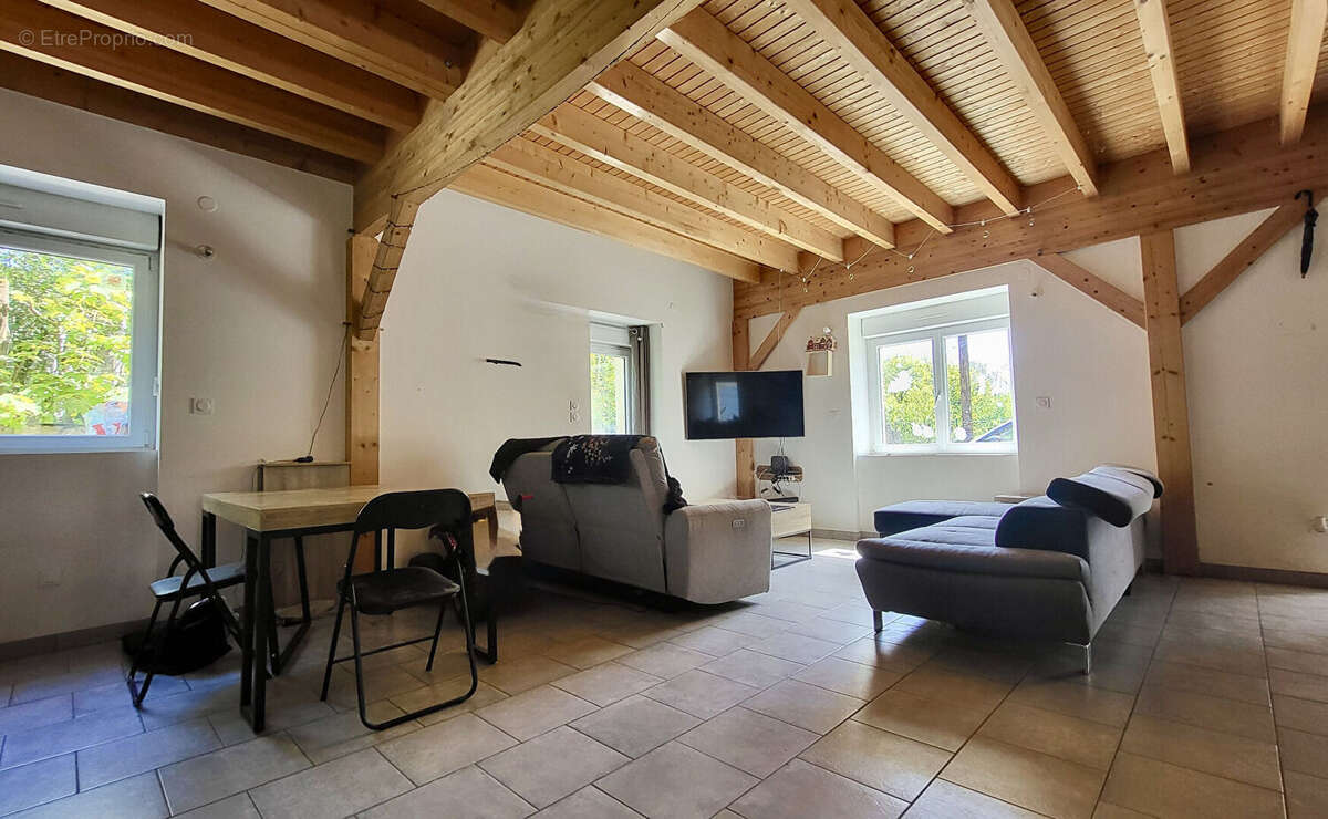 Maison à CRESSIA