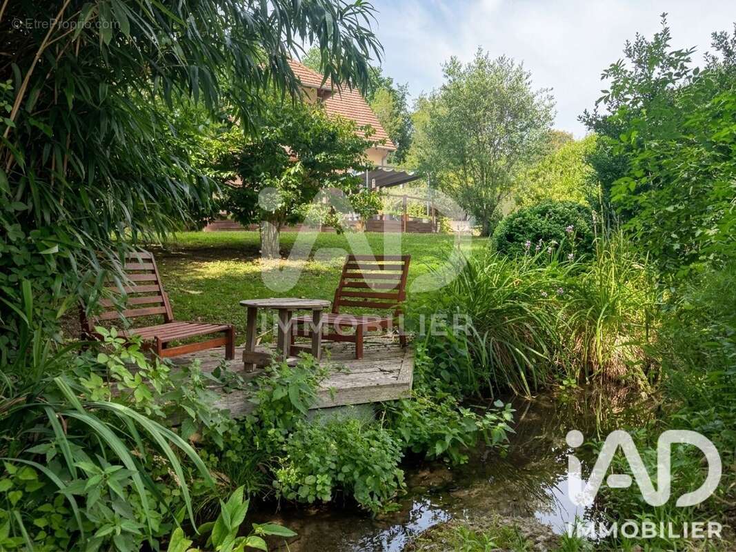 Maison 139 m² à Notre-Dame-De-L'isle  - photo 2