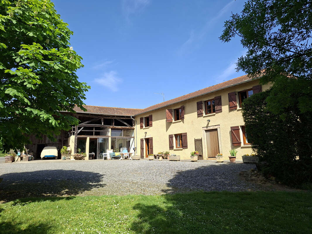 Maison à MIRANDE