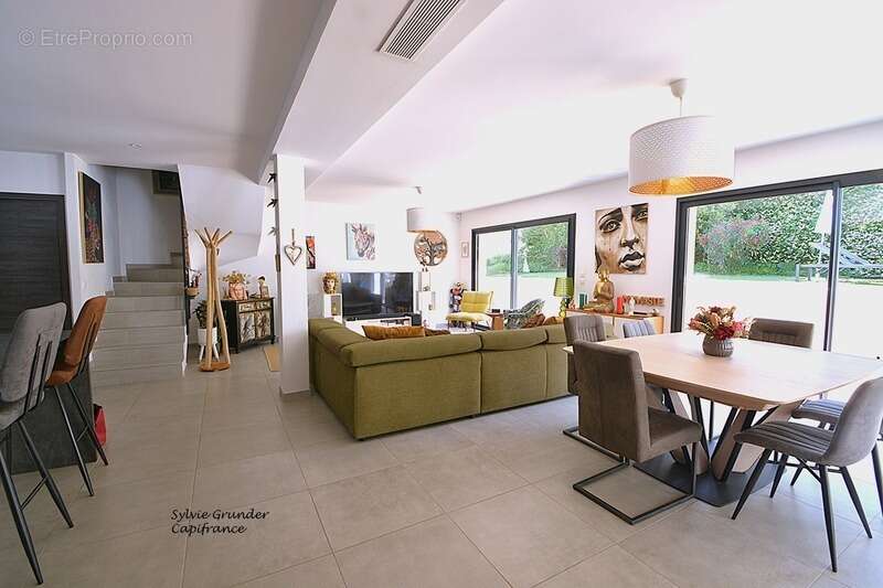 Maison à vendre contemporaine 6 pièces 4 chambres Salon de Provence - photo 3