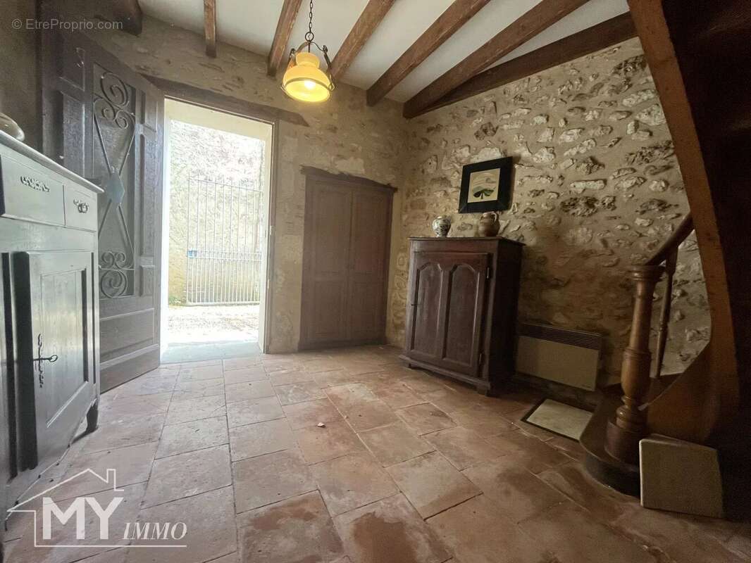 Saint antoine de breuilh : maison de village - photo 2