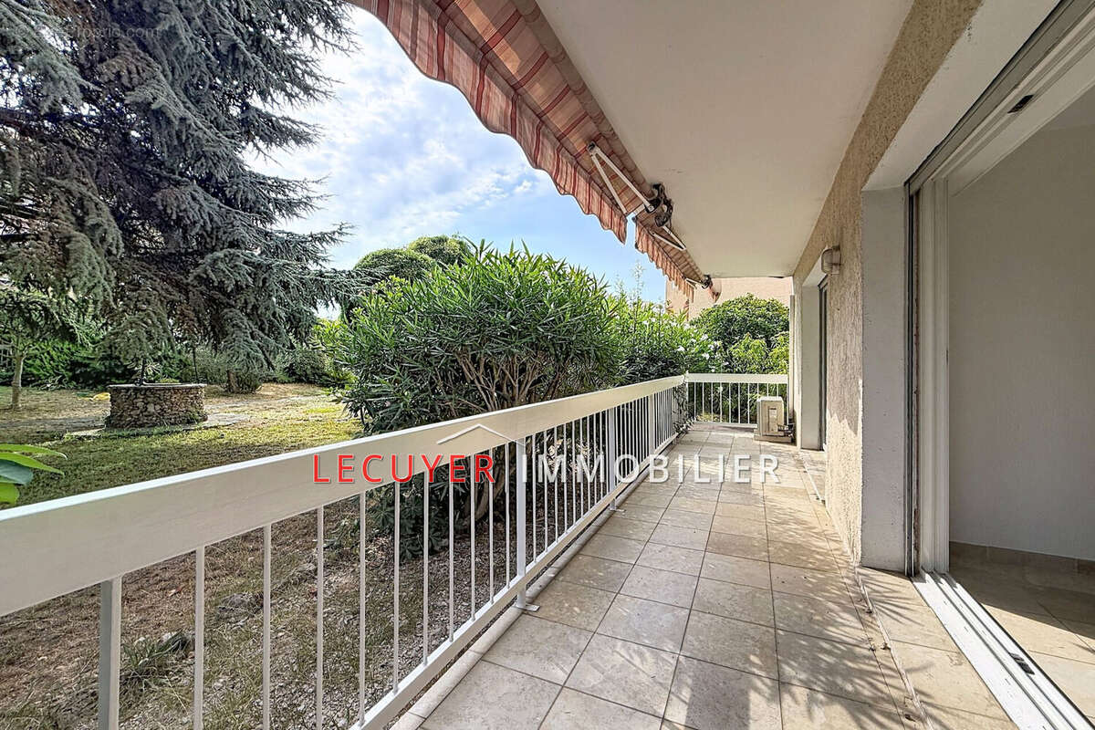 Appartement à VALLAURIS