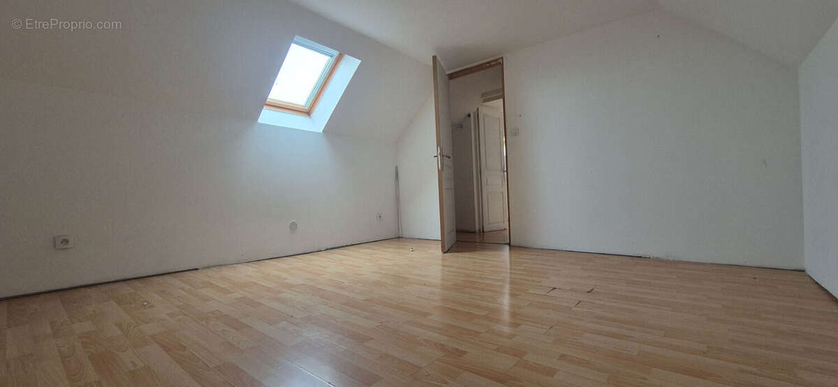 Maison à BRUAY-LA-BUISSIERE