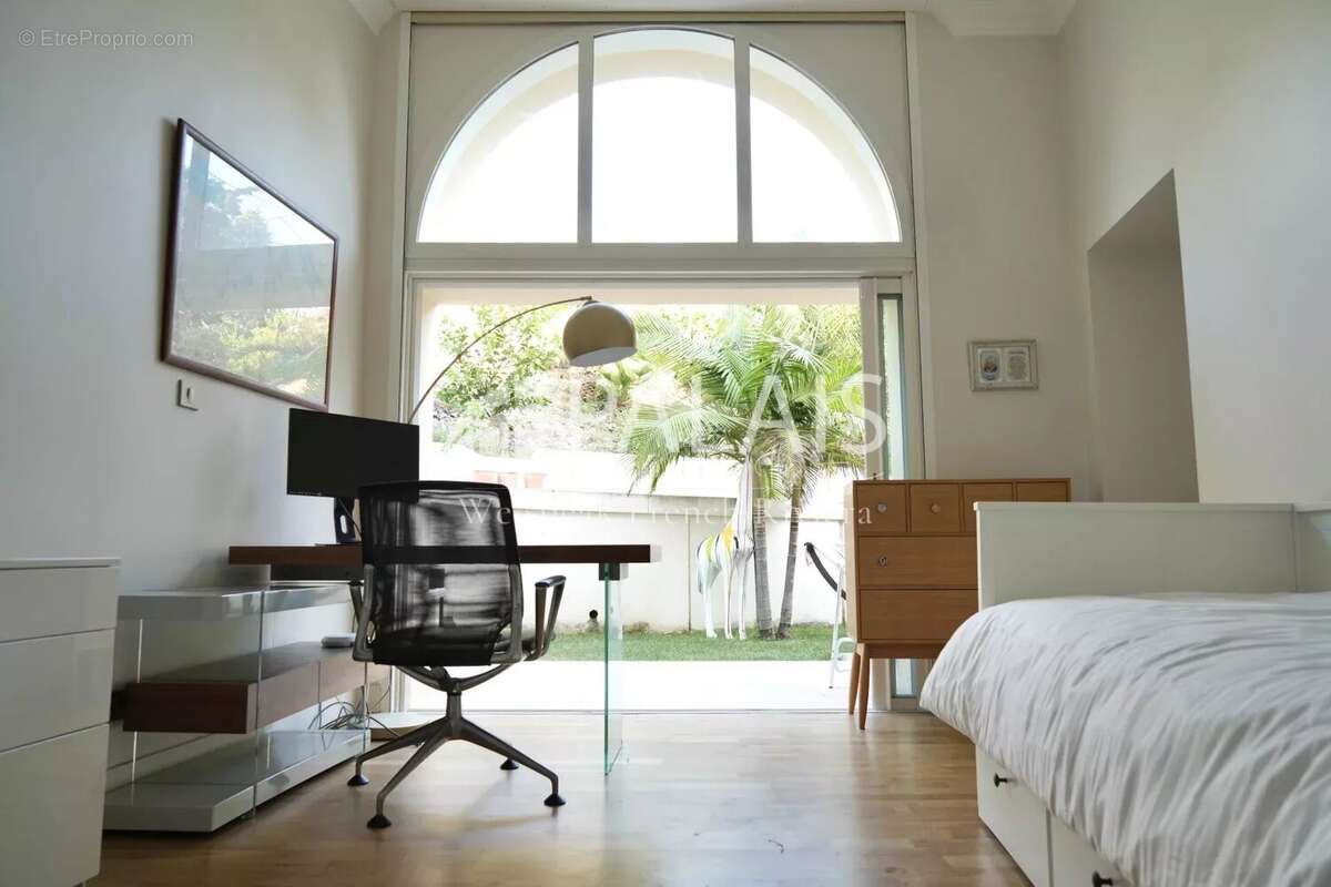 Appartement à BEAULIEU-SUR-MER