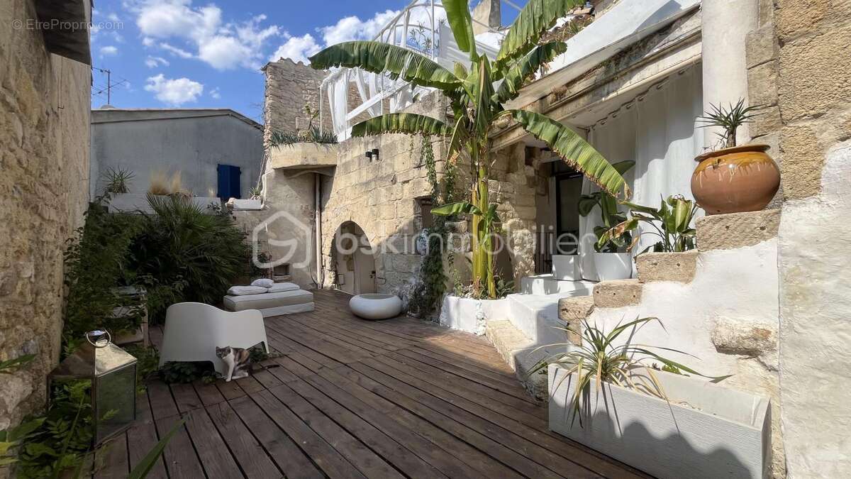 Junas – Une bâtisse pleine de charme aux possibilités insoupçonnées - photo 6