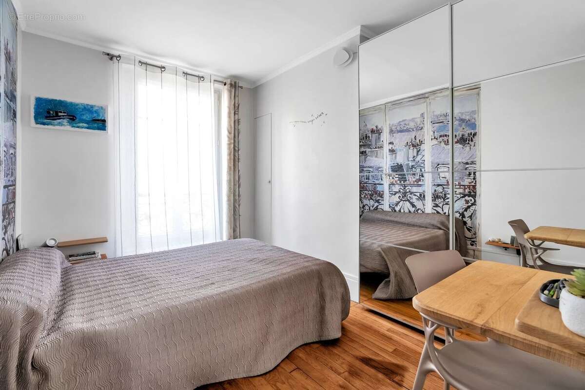 Appartement à LEVALLOIS-PERRET