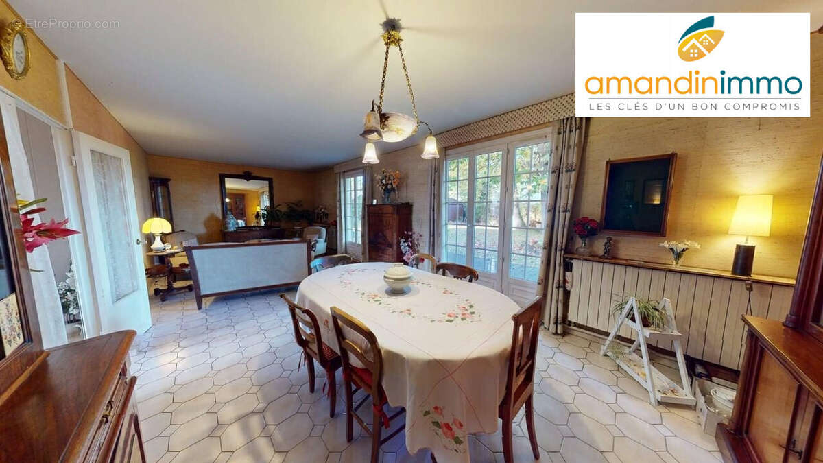 Maison à VERT-SAINT-DENIS