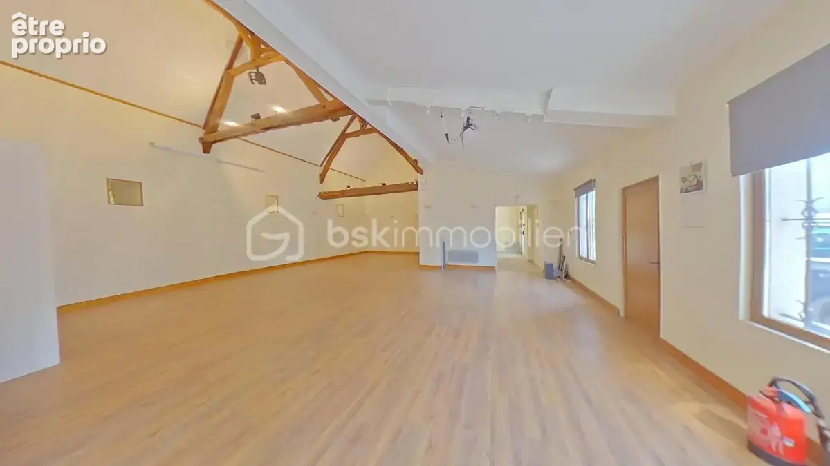 Bâtiment professionnel de 220 m² a finir d'aménager en salle de réception ou pour un commerce ou pour une entreprise soit a tran - photo 8
