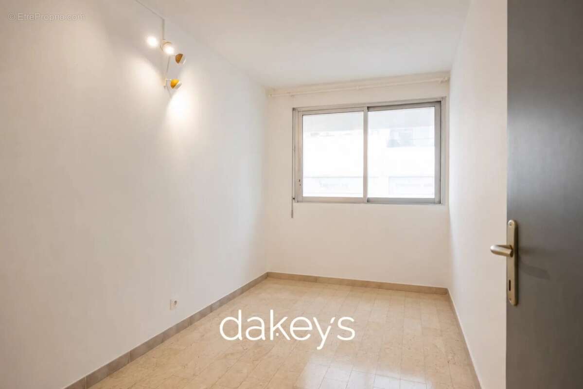 Appartement à MARSEILLE-7E