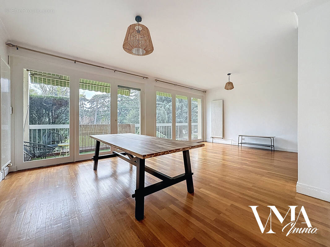 Appartement à ANSE