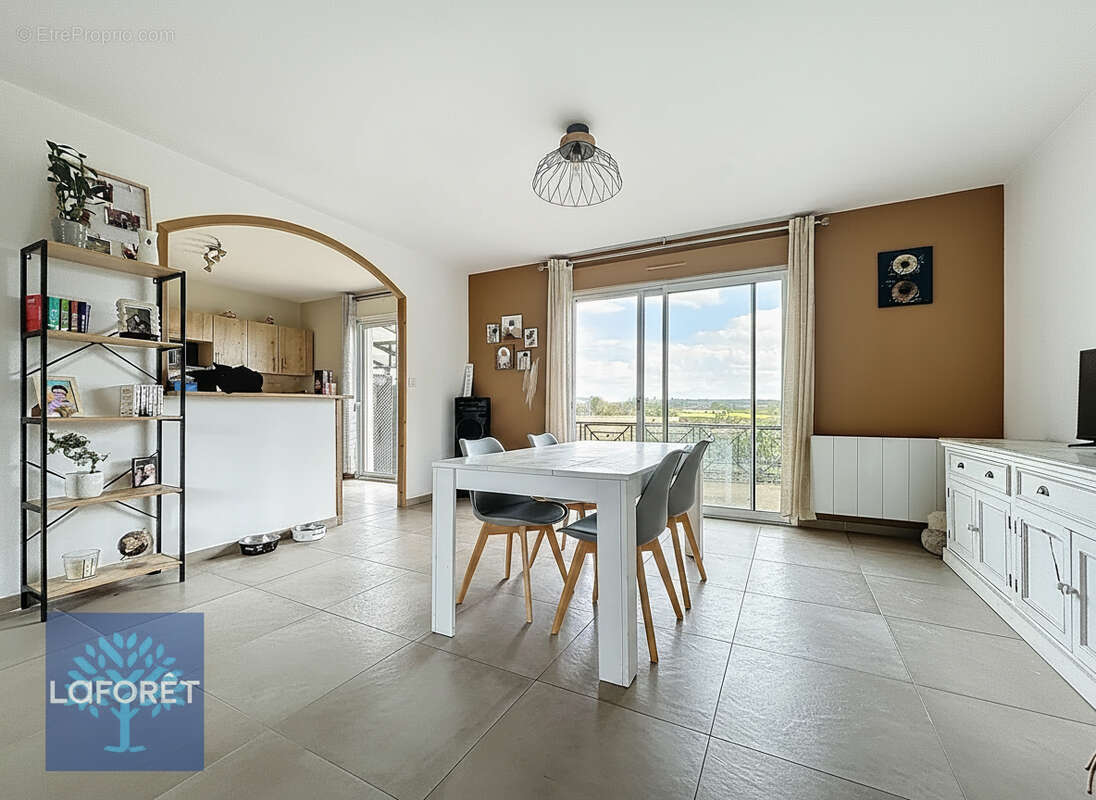 Maison à LA SELLE-EN-LUITRE