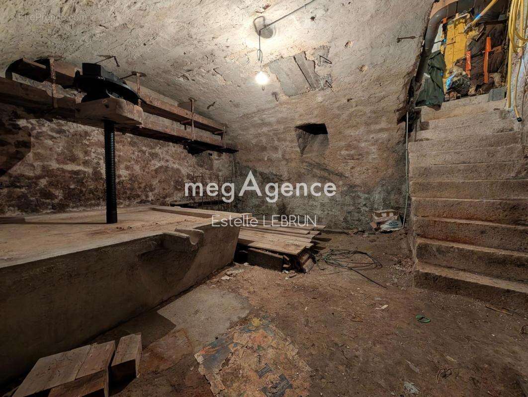 Maison à VIRIEU-LE-GRAND