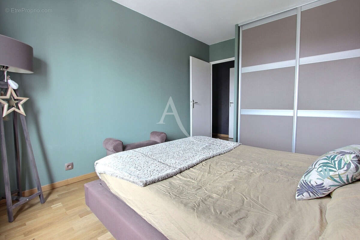 Appartement à VILLENEUVE-LA-GARENNE