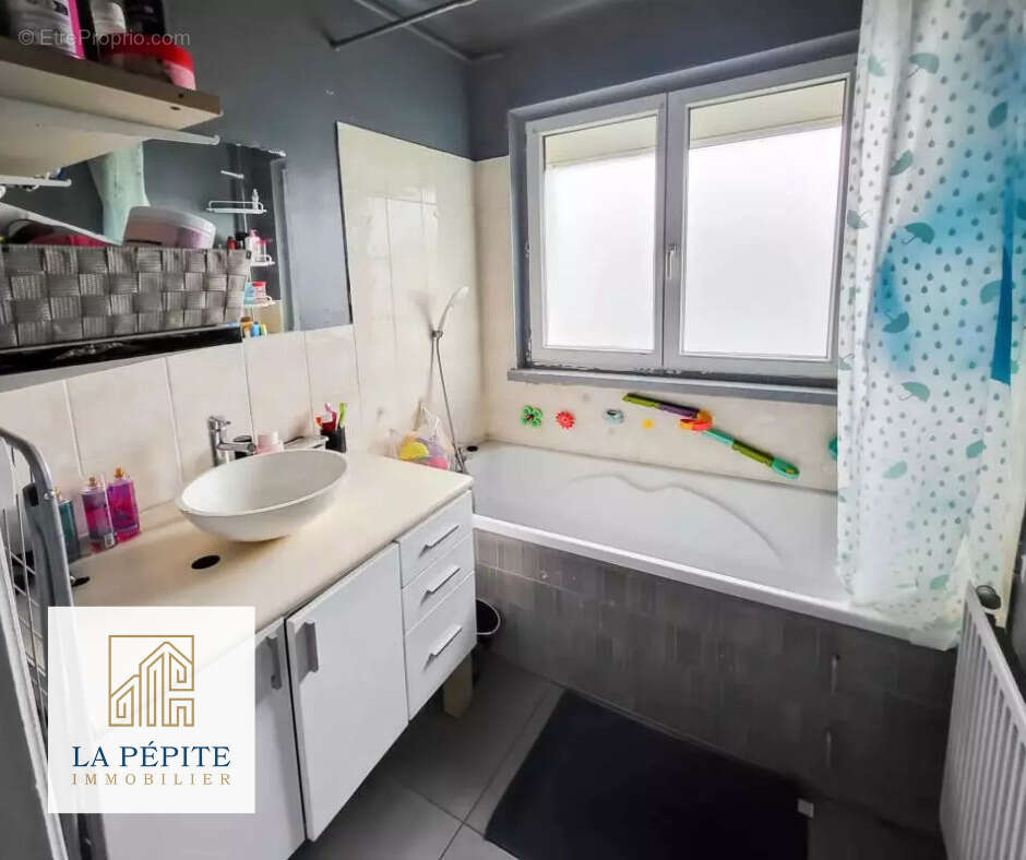 Maison à AULNOYE-AYMERIES