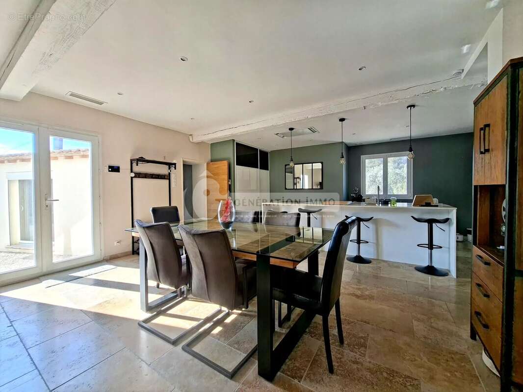 Villa de plain-pied avec piscine à Fontvieille - photo 5