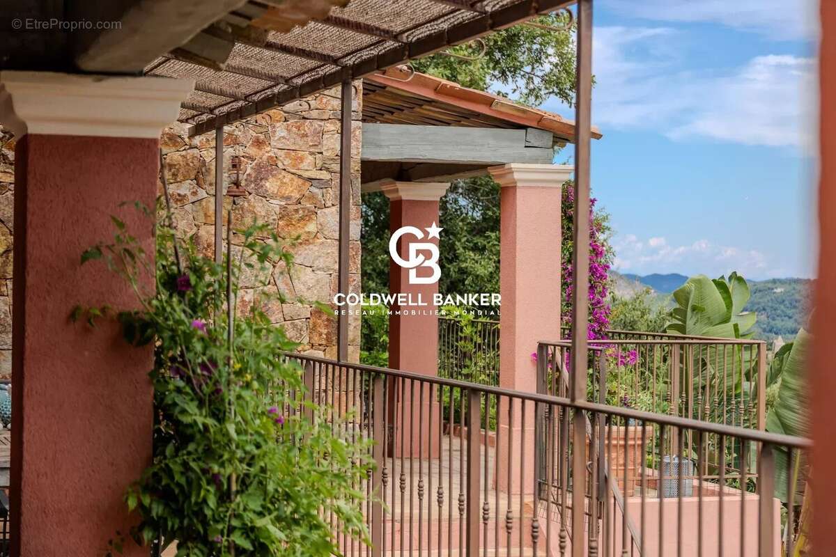 Confort, vue & authenticité et seulement 25 minutes de ST TROPEZ - photo 48