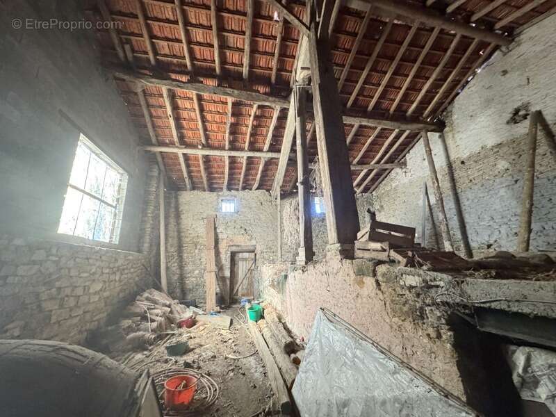 Maison à SAINT-BOINGT