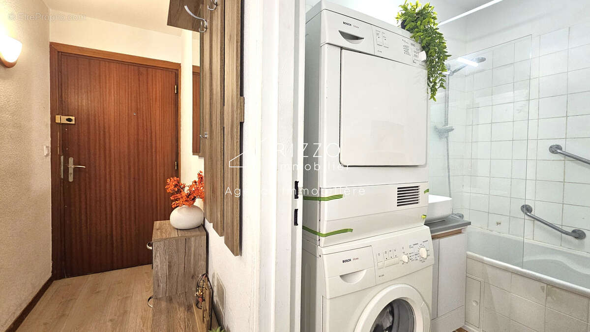 Ferney, T3 en attique 65,5 m2 avec parking et cave - photo 13