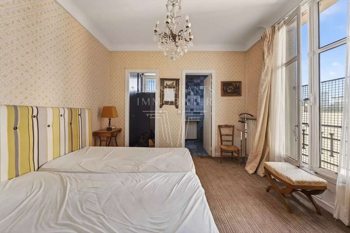 Appartement à NEUILLY-SUR-SEINE