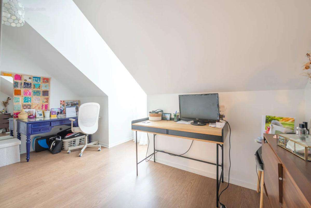 Appartement à FONTENAY-LE-FLEURY