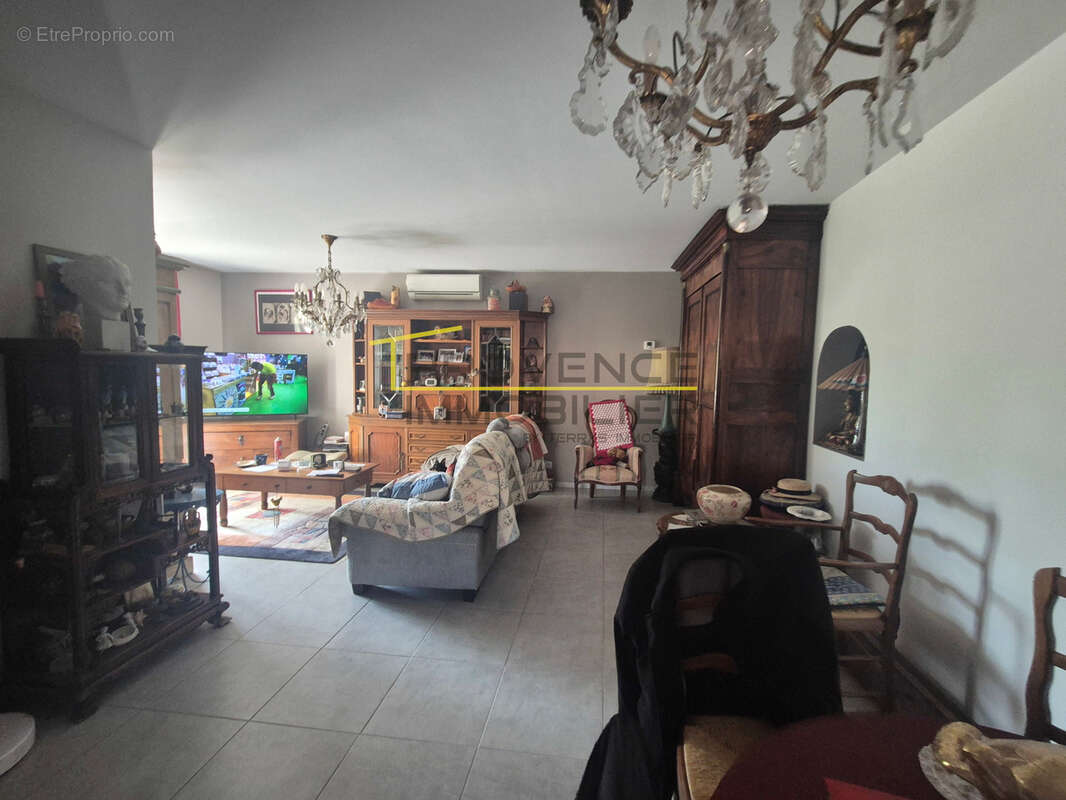 Maison à MONTELIMAR