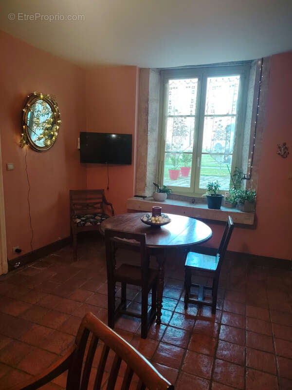 Maison à LACROIX-SUR-MEUSE