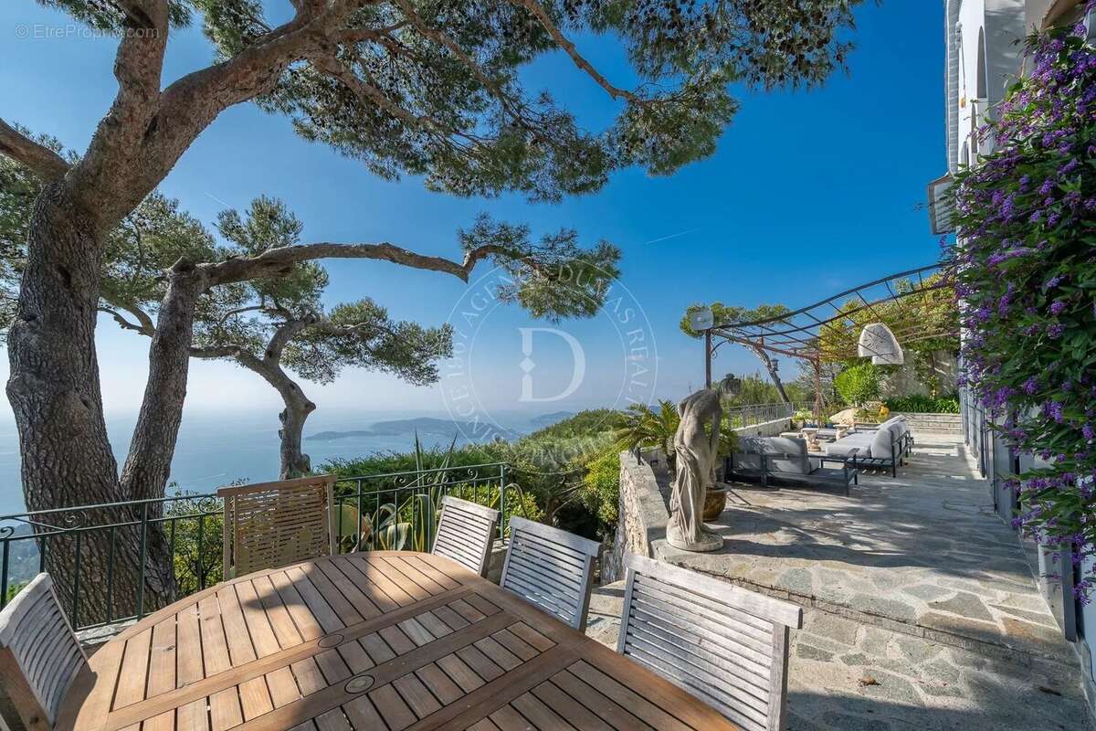Maison à EZE