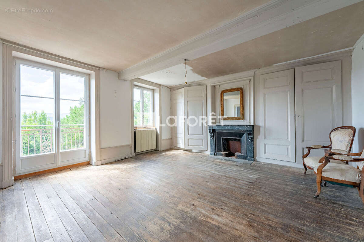 Maison Saint Germain Nuelles 8 pièces 208 m2 - photo 2