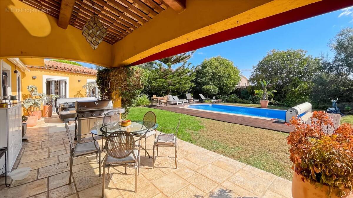 Maison à VALLAURIS
