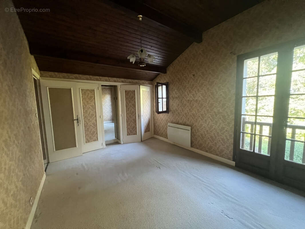 Maison familiale de caractère sur vaste terrain arboré - photo 8