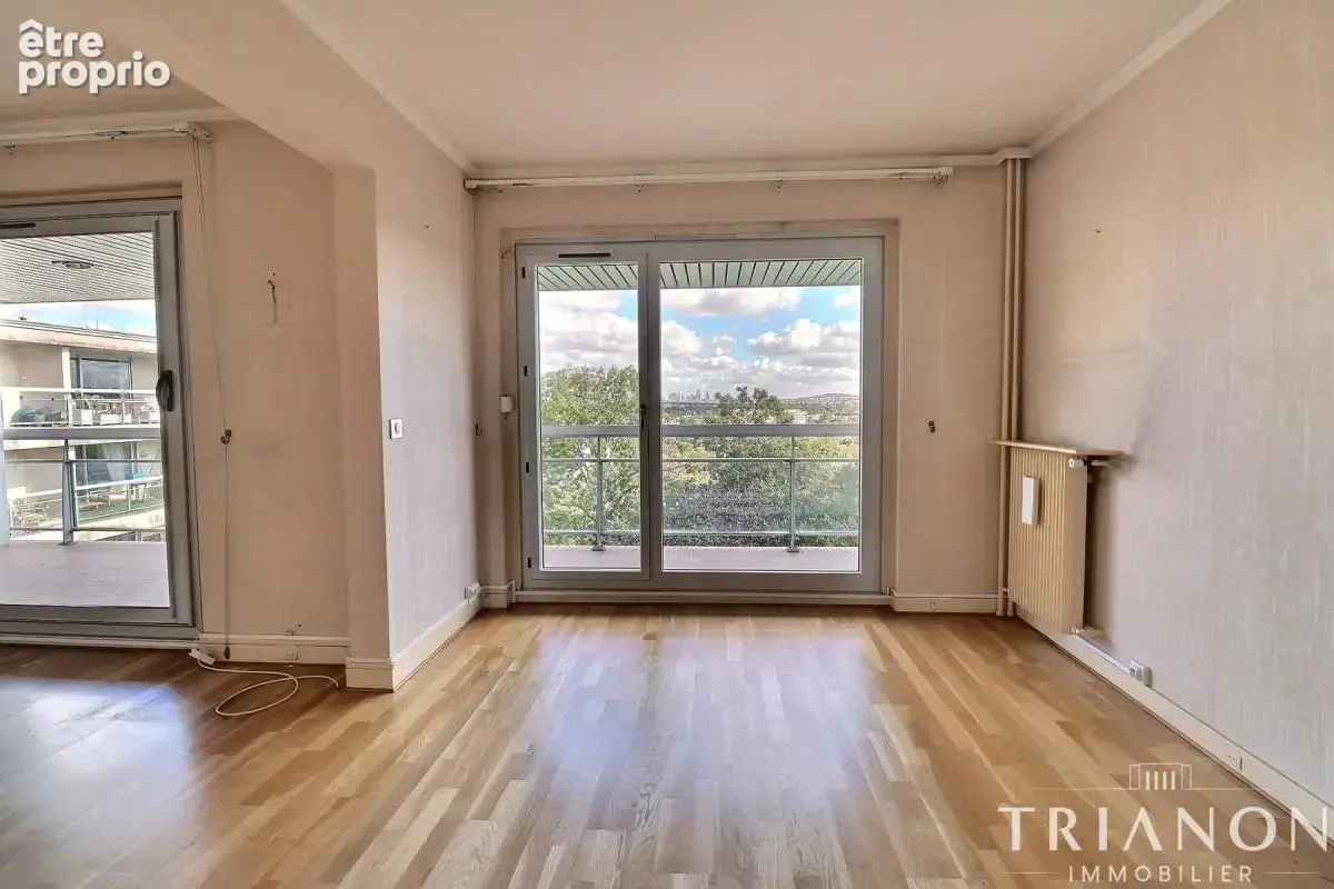 T4/5 traversant Est-Ouest, balcon 20 m² avec vues sur Paris - photo 4