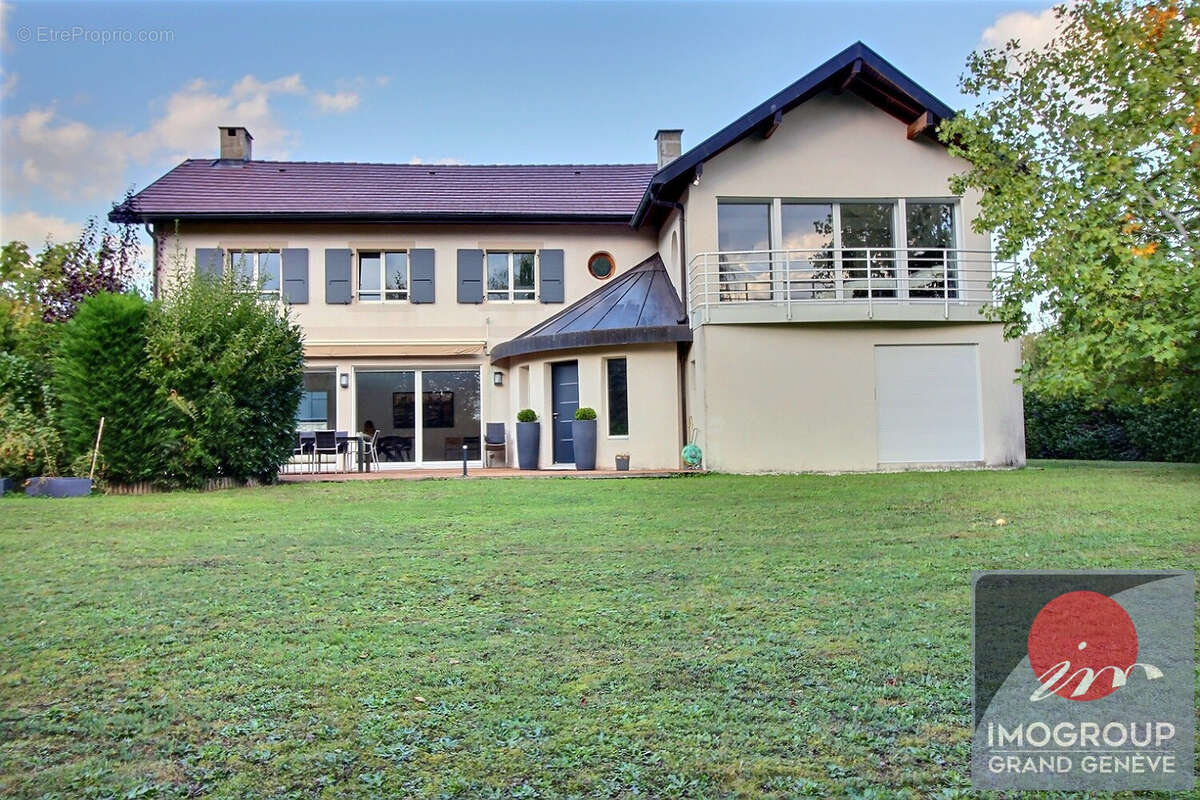 Maison à DIVONNE-LES-BAINS