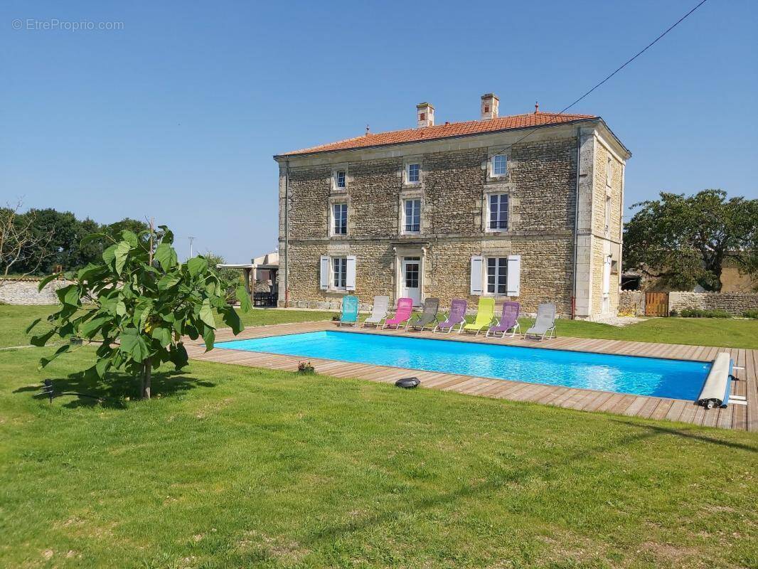Maison à LA RONDE