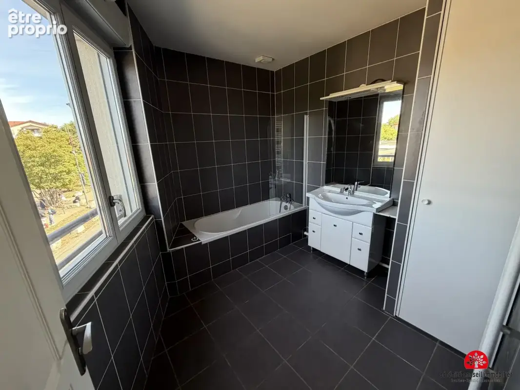 Appartement 4 pièces 101 m² à vendre à Rillieux-La-Pape (69140) - photo 6