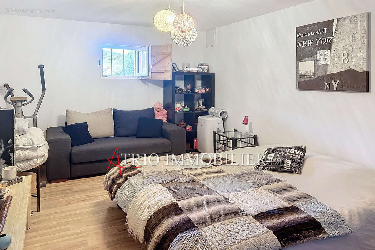 Maison à SAINT-LAURENT-DU-VAR