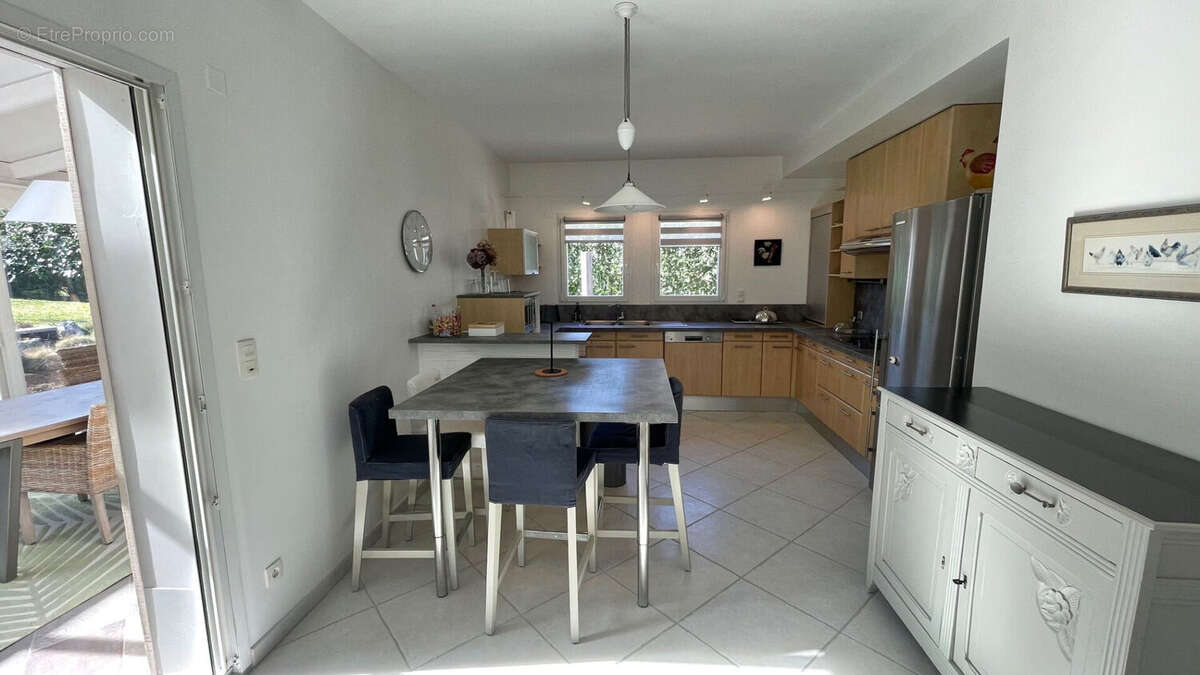 Maison à SAINT-CYR-SUR-LOIRE