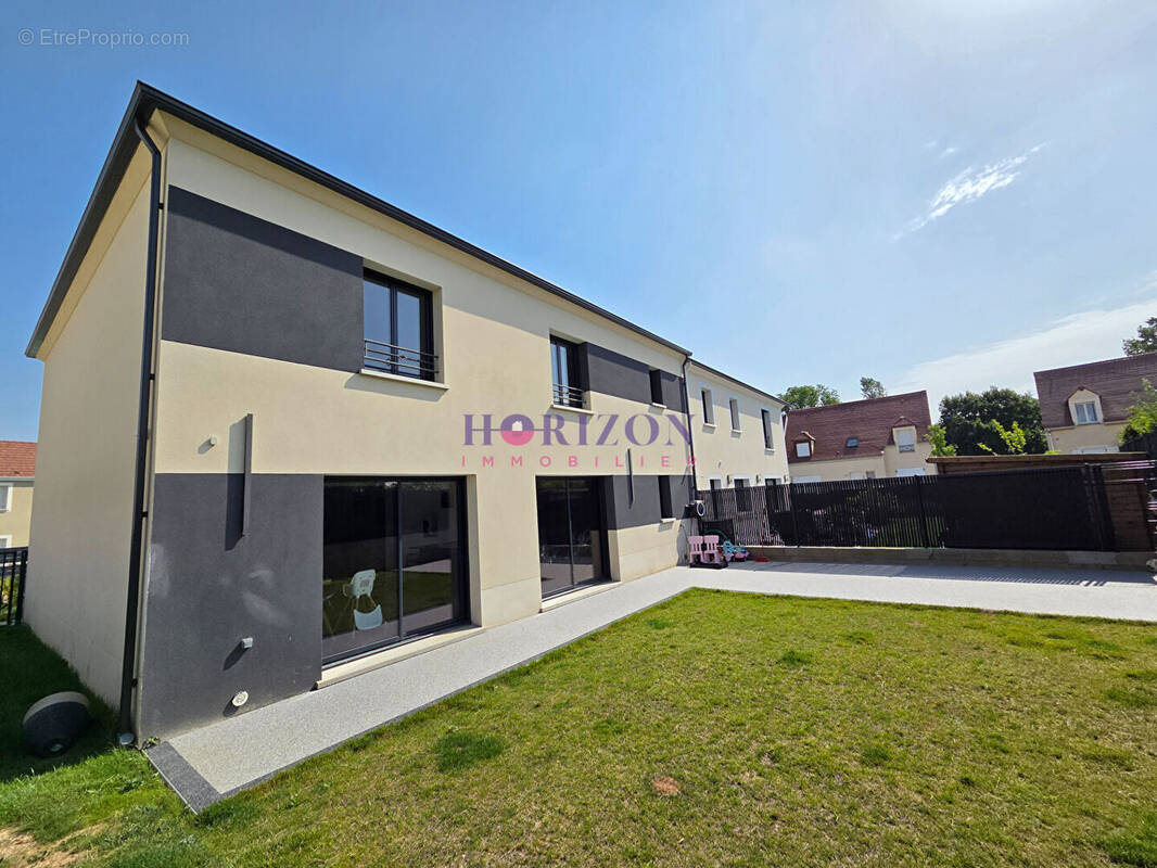 Maison à SAINT-WITZ