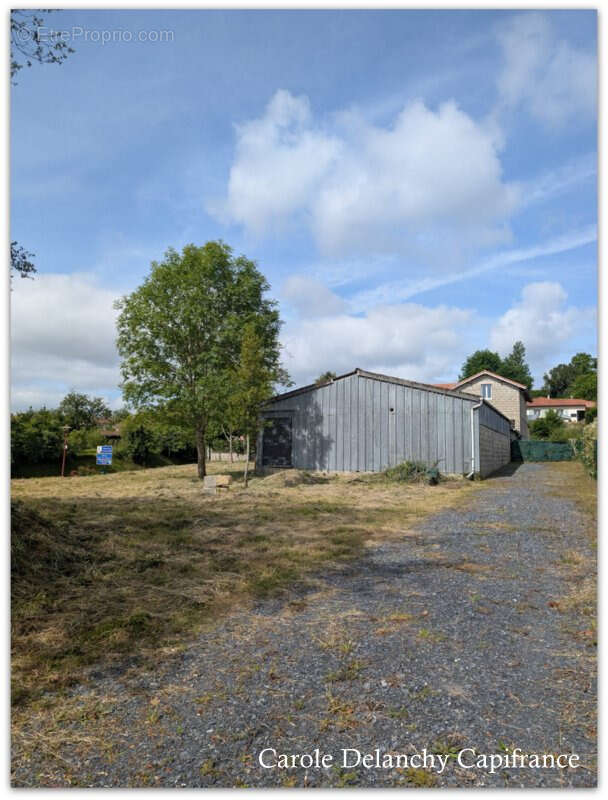 Hangar à aménager en habitation – 150 m² – Terrain 1192 m² – Proche Chemin de Compostelle - photo 9