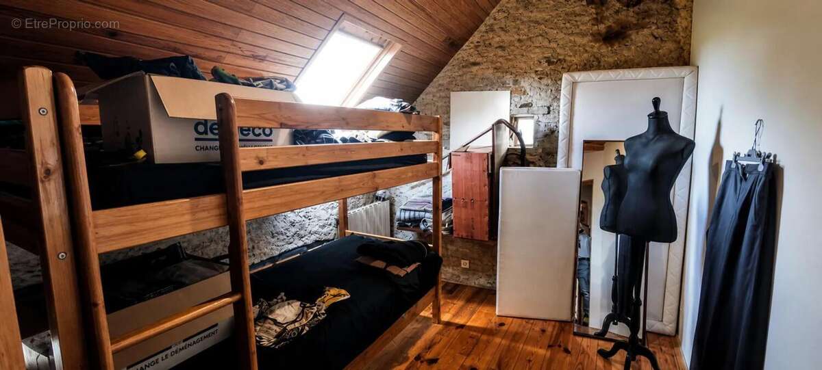 Maison de 5 pièces de 130 m² à Louroux-de-Bouble - photo 7