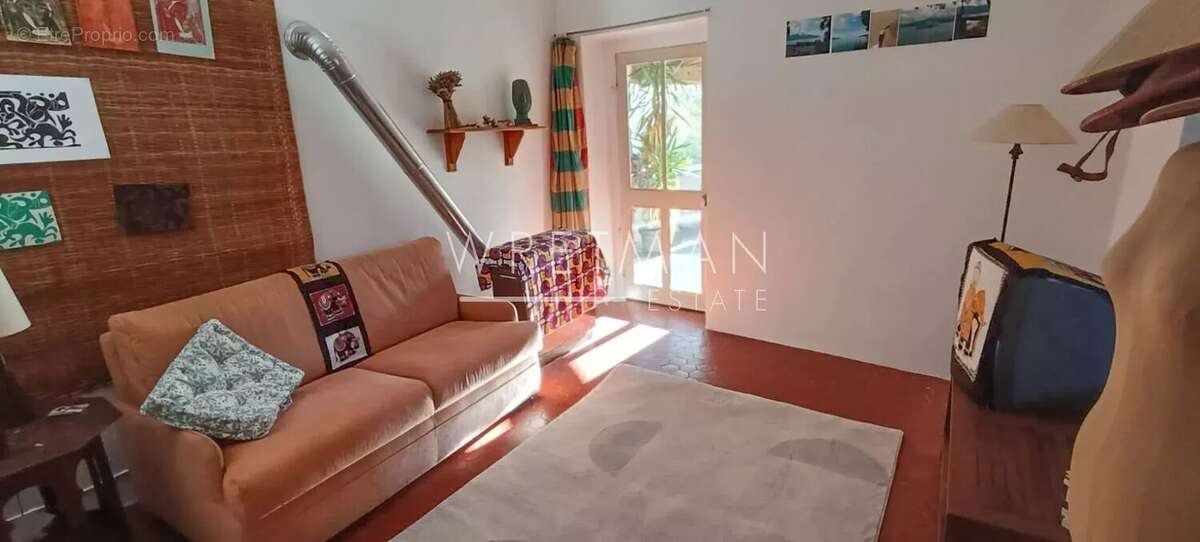 Appartement à L'ESCARENE