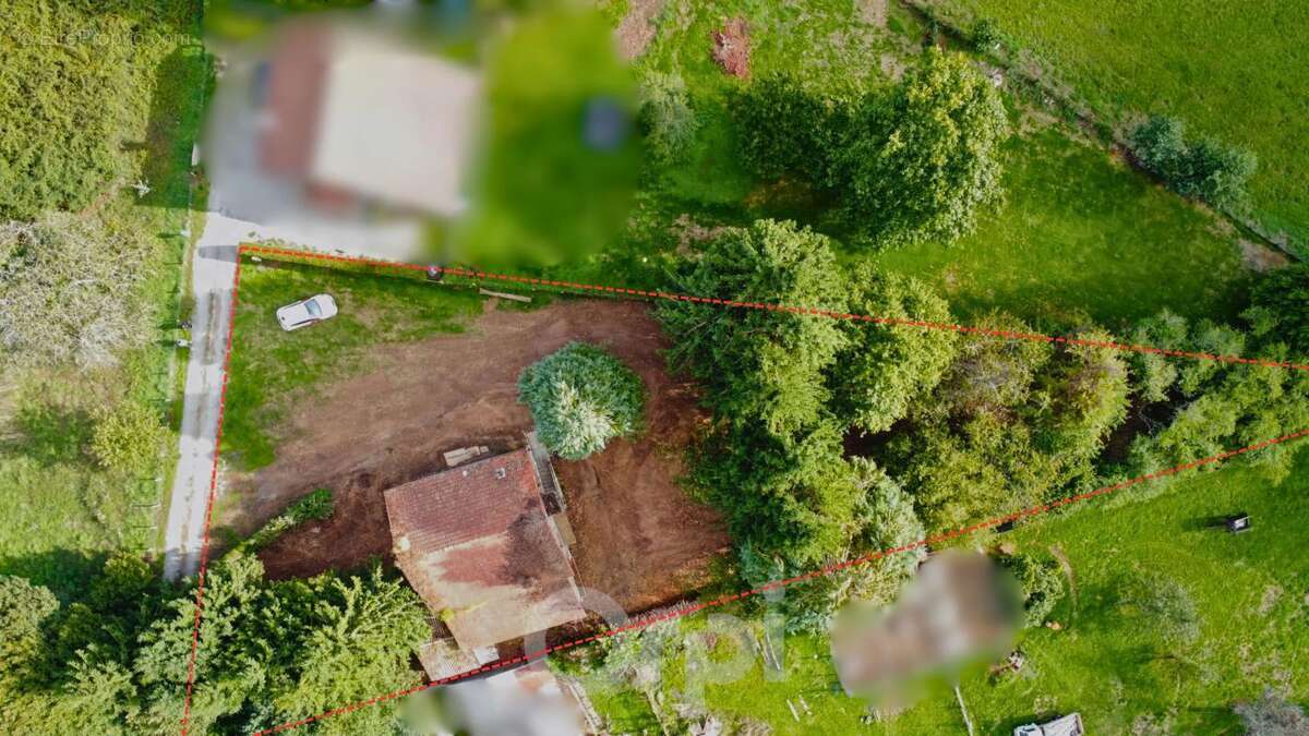 Maison à LA JONCHERE-SAINT-MAURICE