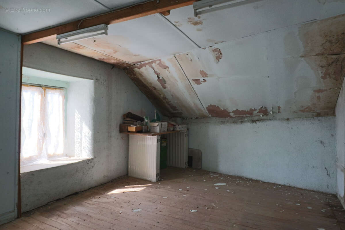 Maison à SAINT-SAUVES-D&#039;AUVERGNE