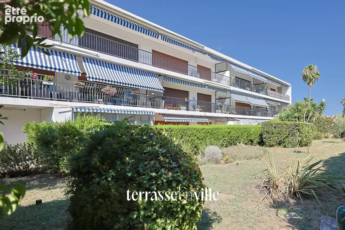 Hyeres - centre - t3 dernier etage terrasse - photo 13