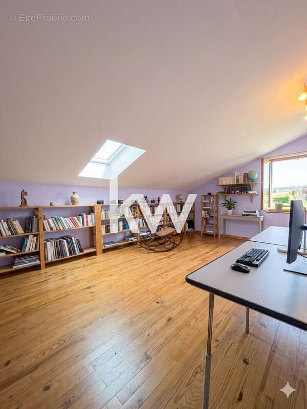 Maison à ROCHE-LA-MOLIERE